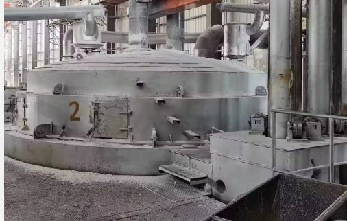 カタリストキャリアの準備のためのコルンダム管炉