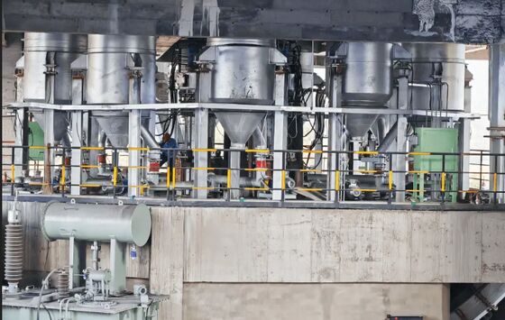 高チタン滓生産用 36,000 kVA DC チタン滓製錬炉（密閉型）